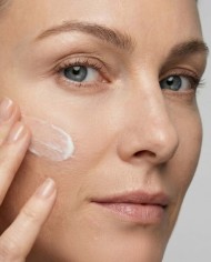 YOUTH SECRET SERUM AVEC MASQUE VISAGE OFFERT